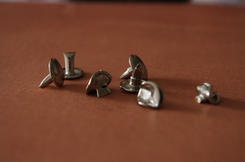 Ped's & Ro Leather Blog Tutorial Removing 'Quickset' Rivet